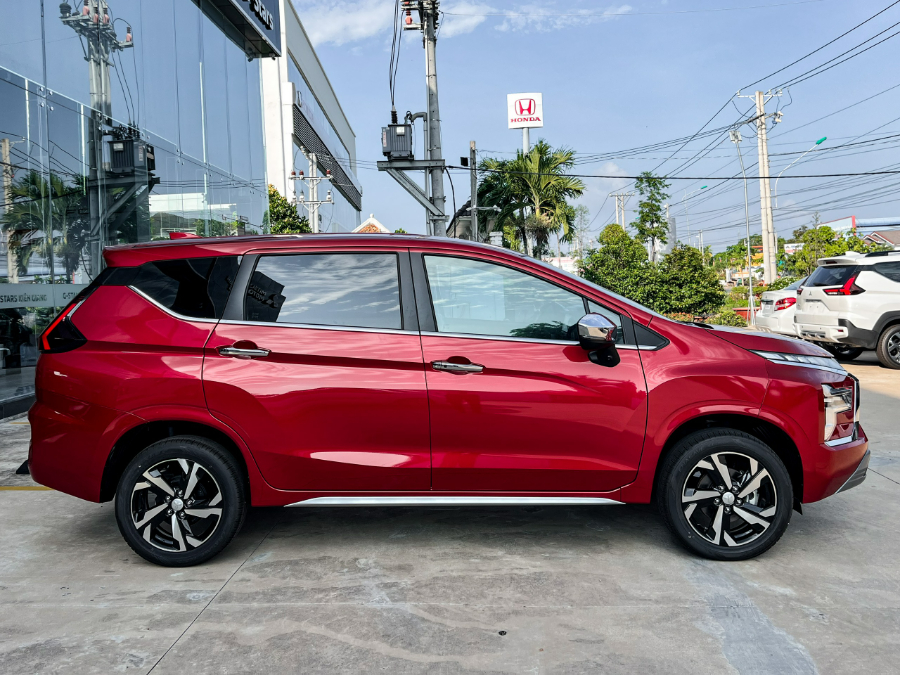 Hình ảnh xe MITSUBISHI XPANDER AT PREMIUM- 2025 