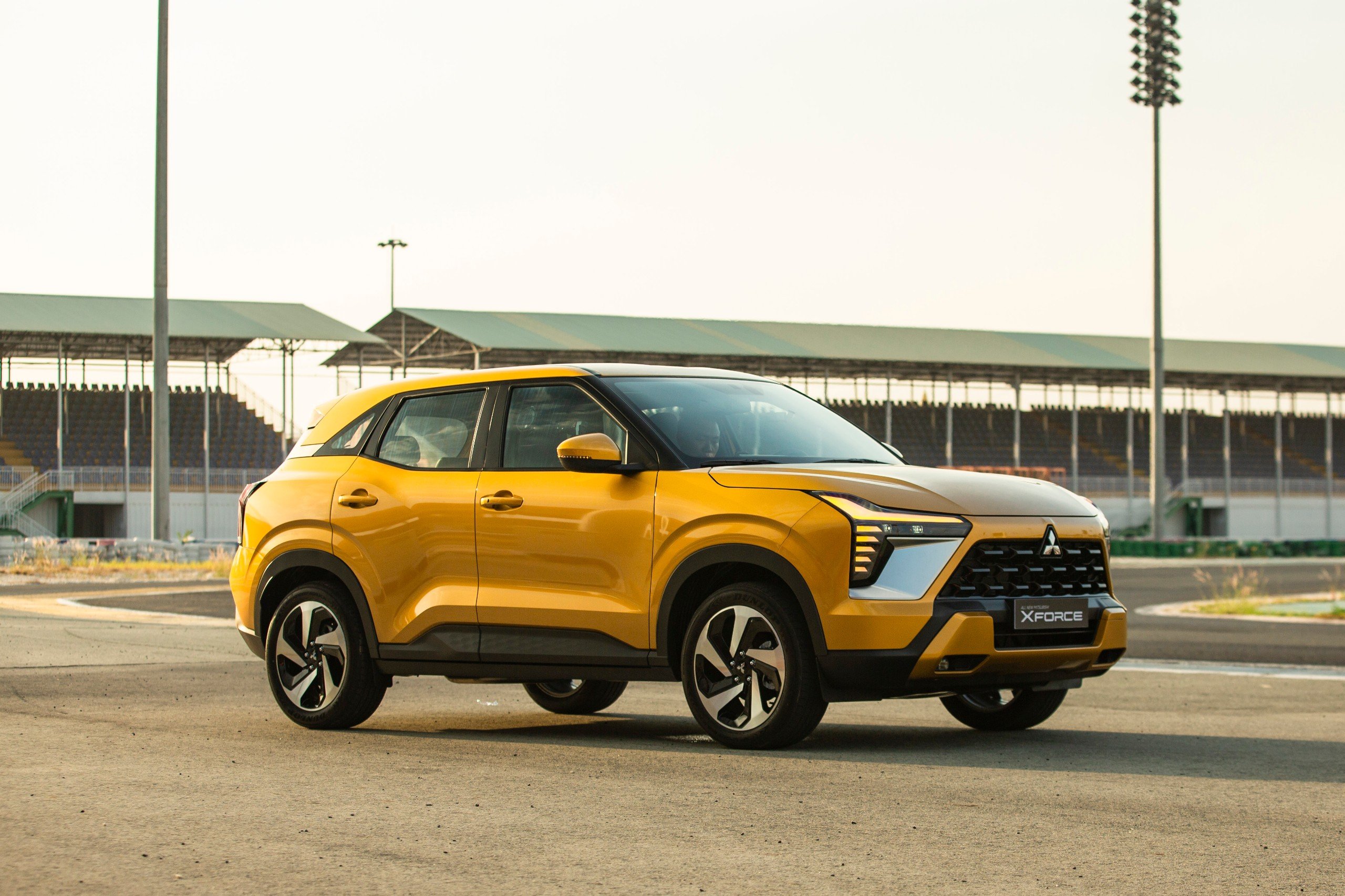 Hình ảnh xe MITSUBISHI XFORCE PREMIUM - 2025