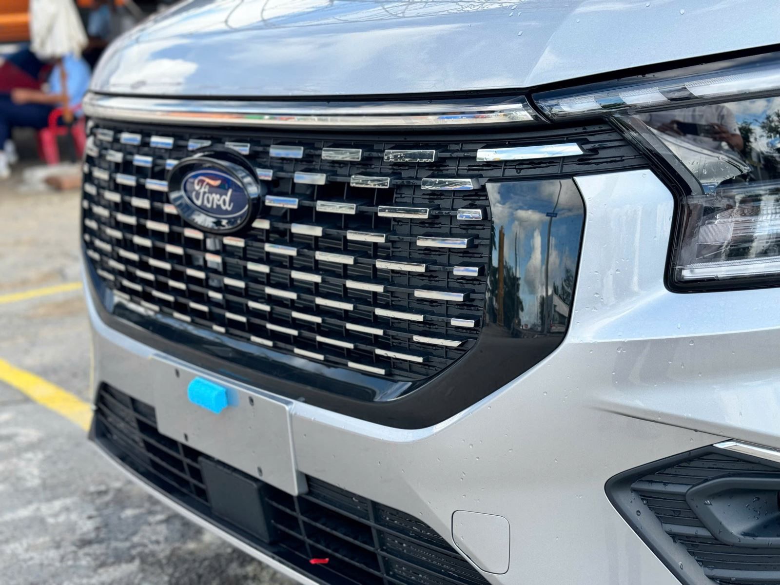 Hình ảnh xe FORD TRANSIT PREMIUM 4X2AT 2025