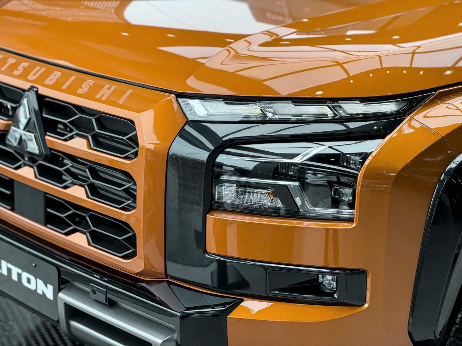 Hình ảnh xe TRITON 4x4 ATHLETE 2025 CAM ĐEN