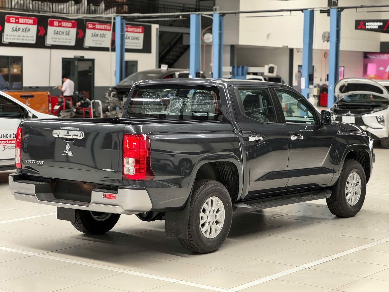 Hình ảnh xe MITSUBISHI TRITON GLX 2025