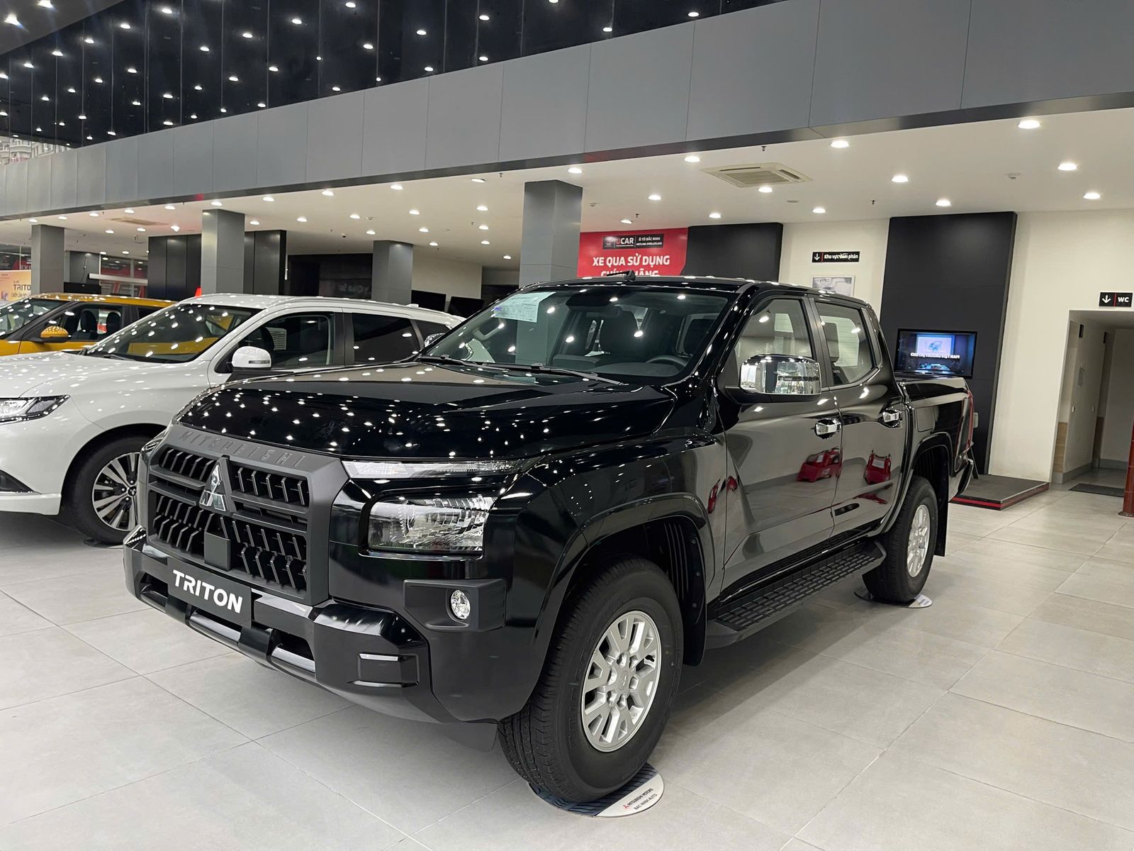 Hình ảnh xe MITSUBISHI TRITON GLX 2WD AT
