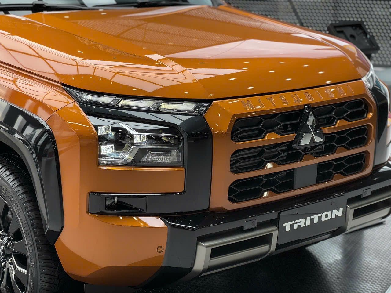 Hình ảnh xe MITSUBISHI TRITON ATHLETE 4WD AT