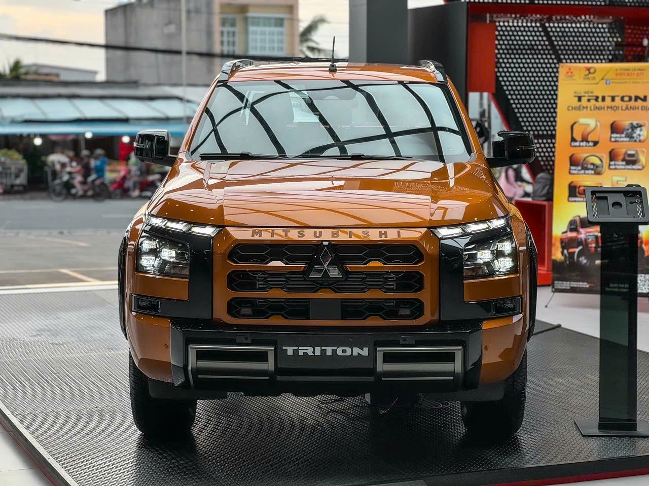 Hình ảnh xe MITSUBISHI TRITON ATHLETE 4WD AT