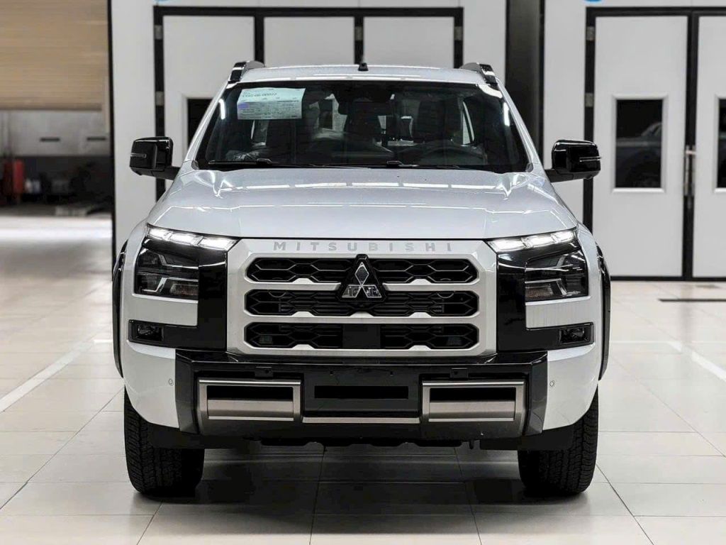 Hình ảnh xe ALL-NEW TRITON 4WD AT ATHLETE 2025