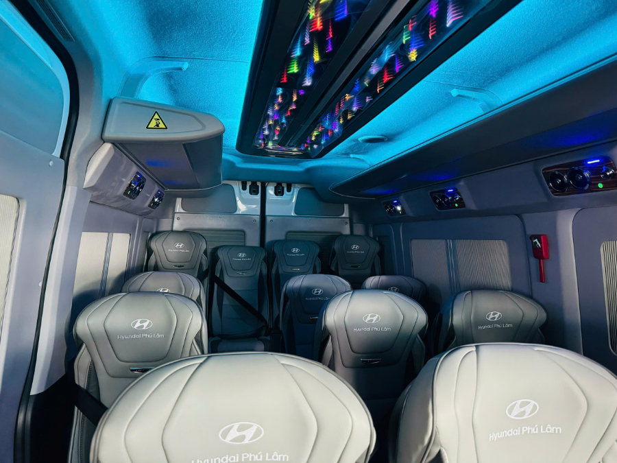 Hình ảnh xe HYUNDAI SOLATI 16 CHỔ E5 - VIN 2025