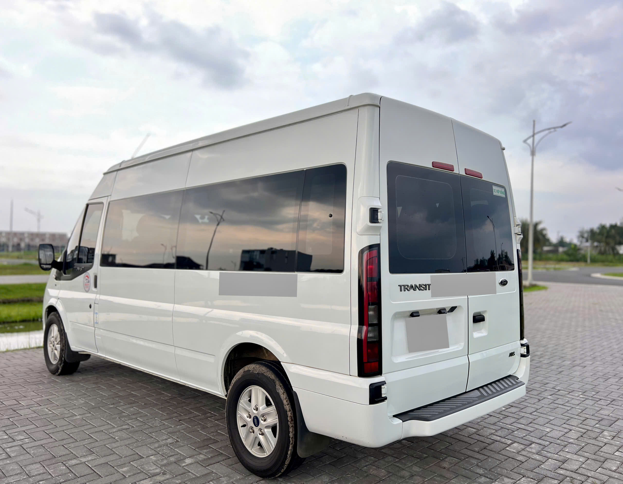 Hình ảnh xe FORD TRANSIT 16 CHỖ 2024 - 40.000KM
