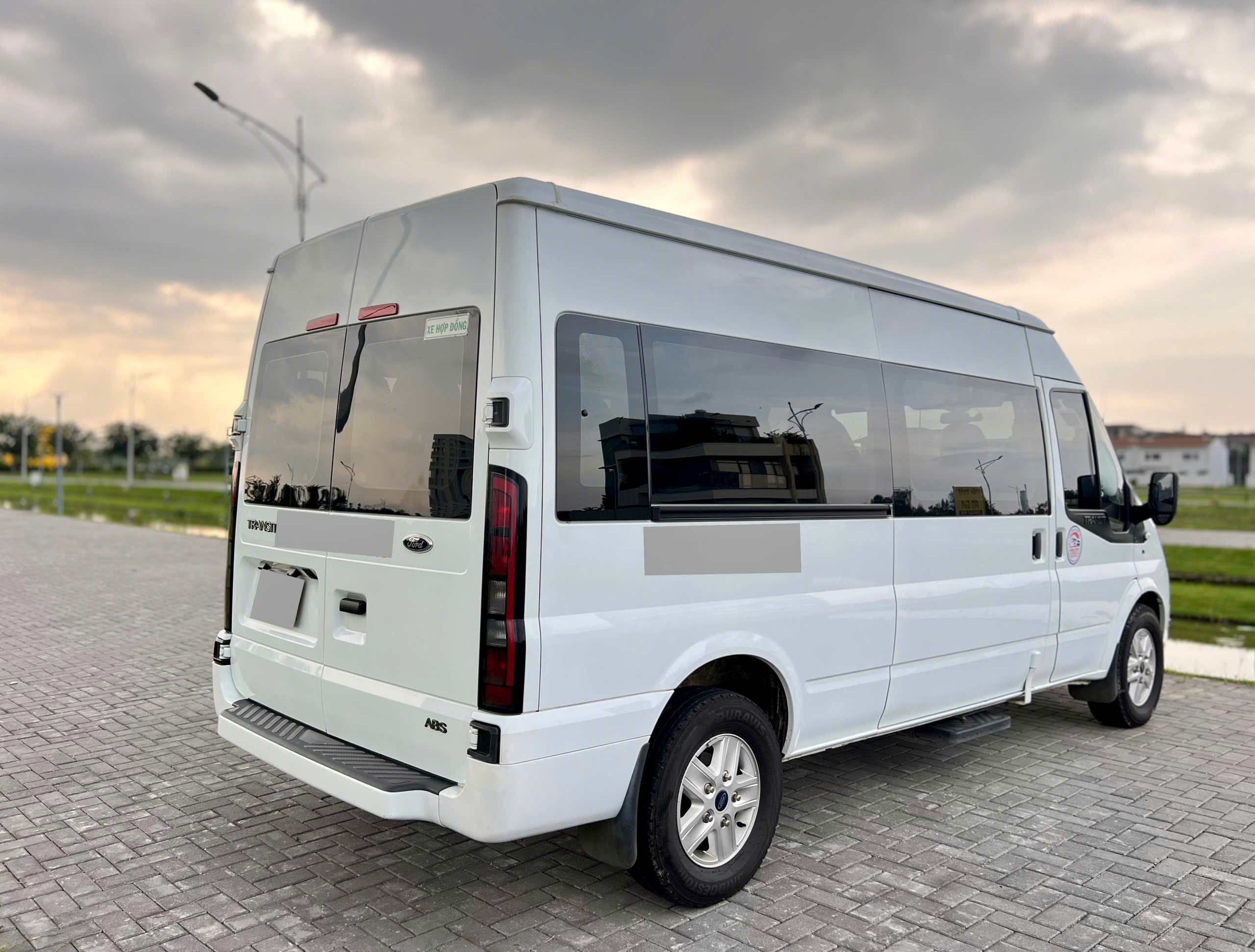 Hình ảnh xe FORD TRANSIT 16 CHỖ 2024 - 40.000KM