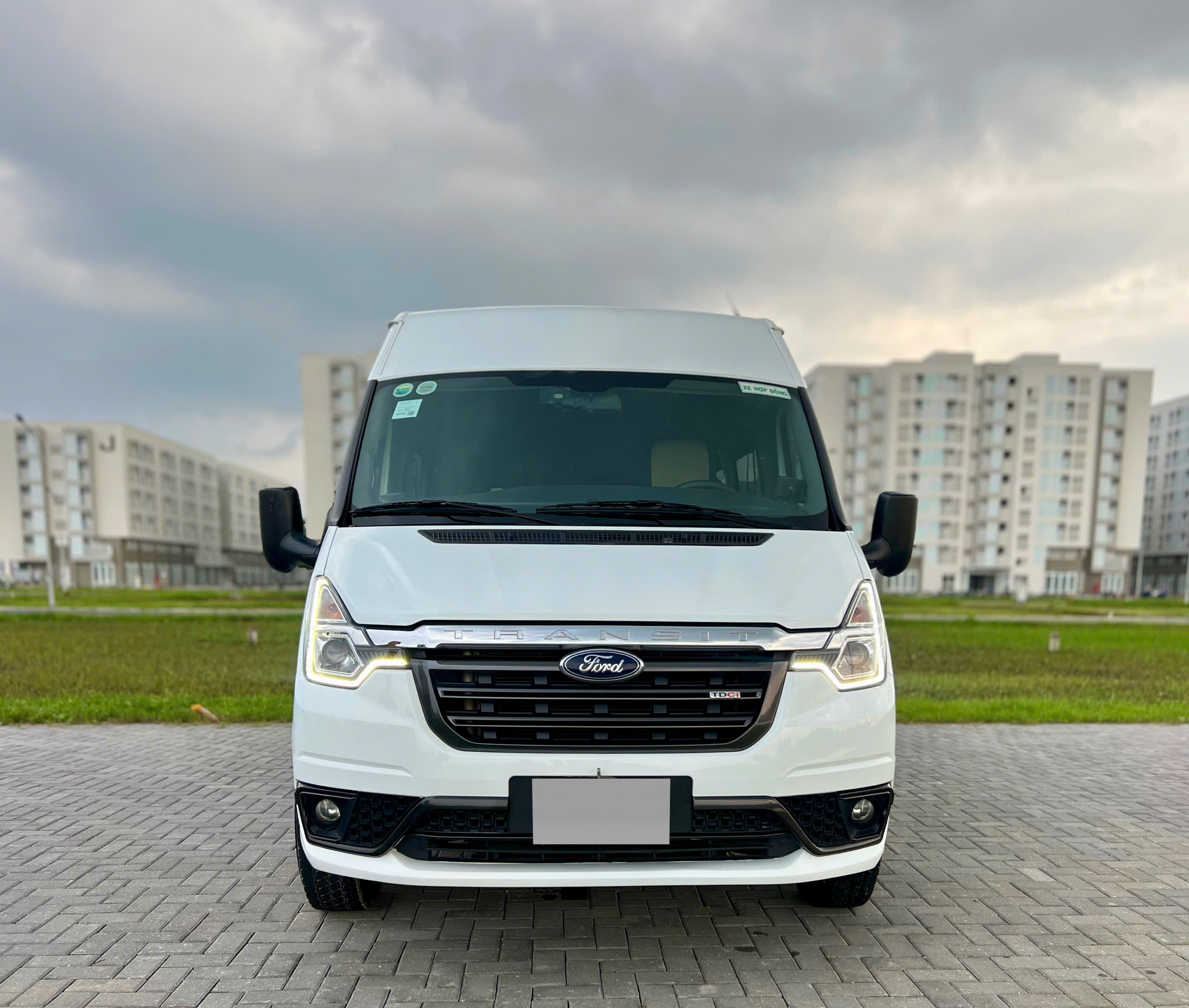 Hình ảnh xe FORD TRANSIT 16 CHỖ 2024 - 40.000KM