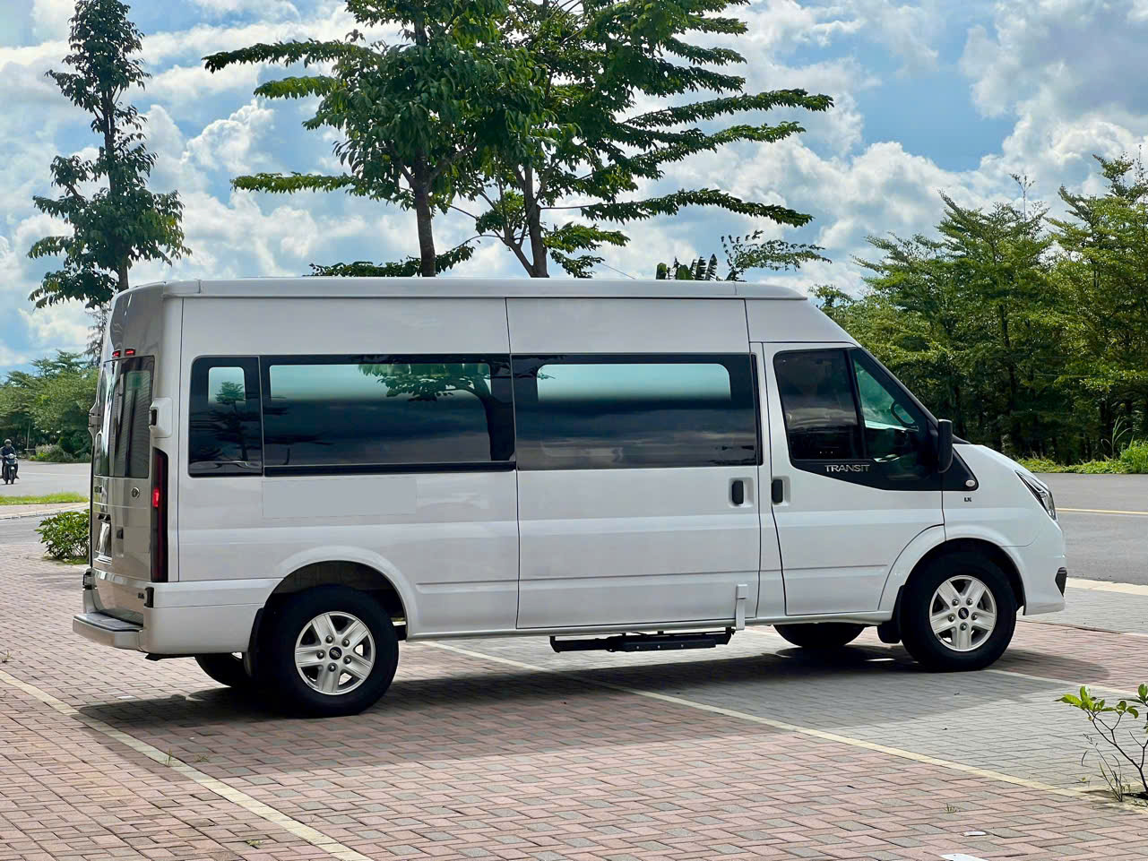 Hình ảnh xe FORD TRANSIT 16 CHỖ 2023 - 83.000KM