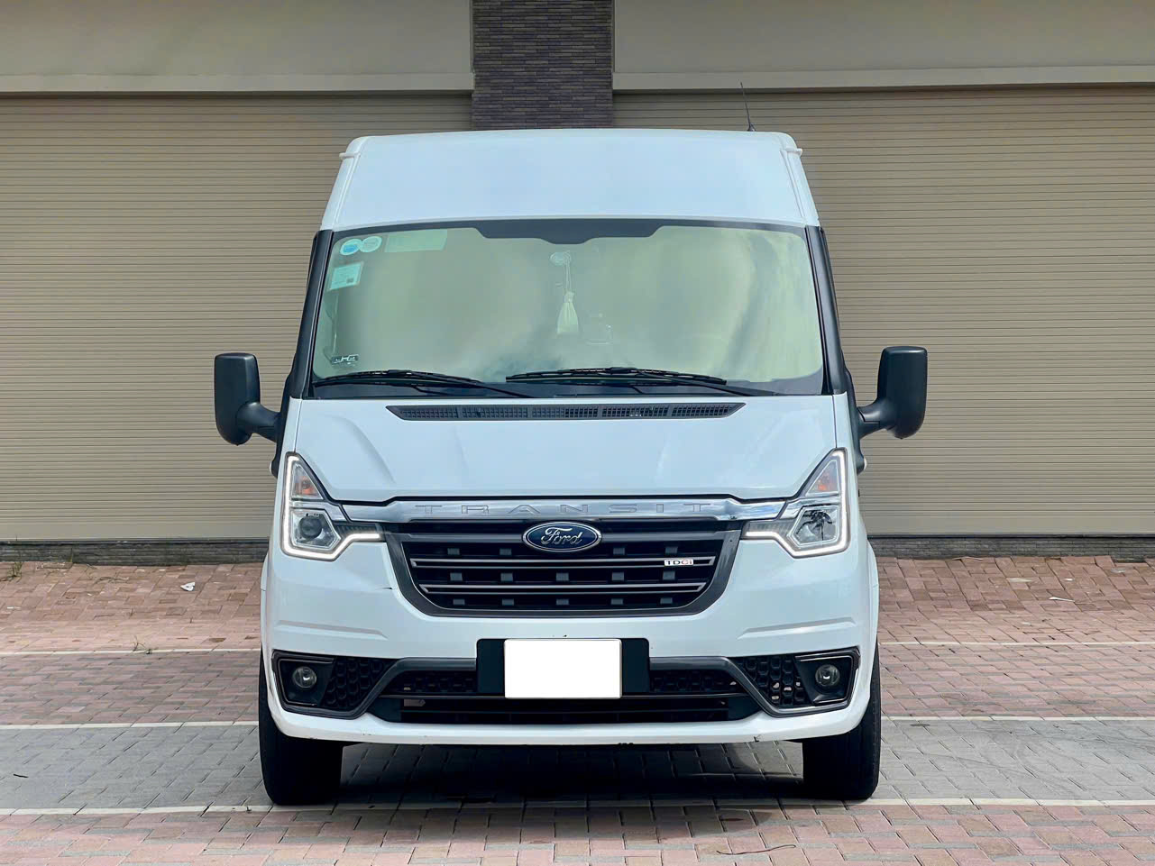 Hình ảnh xe FORD TRANSIT 16 CHỖ 2023 - 83.000KM