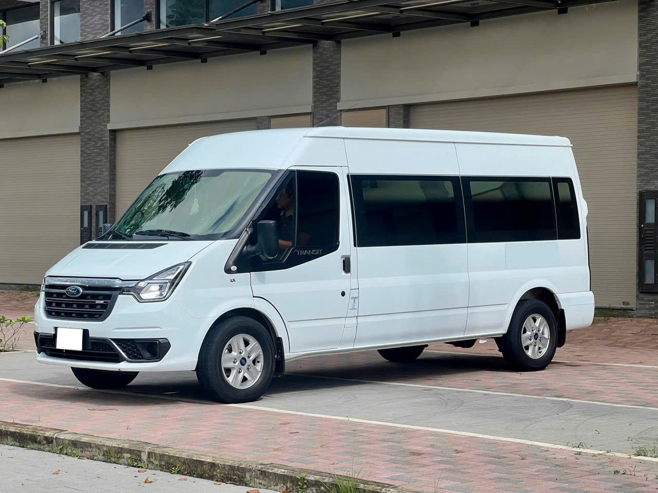 Hình ảnh xe FORD TRANSIT 16 CHỖ 2023 - 83.000KM