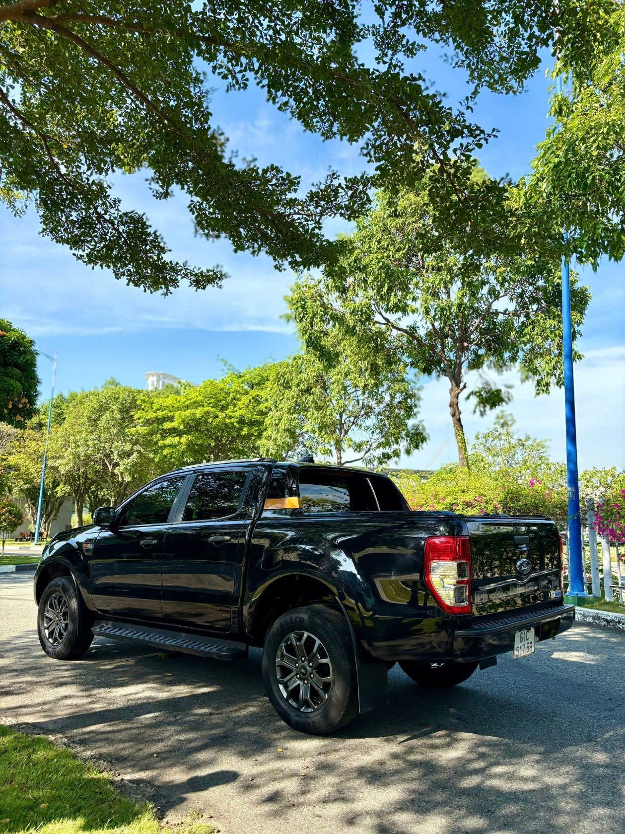 Hình ảnh xe FORD XLS 2.2 MT 2022 - 60.000KM