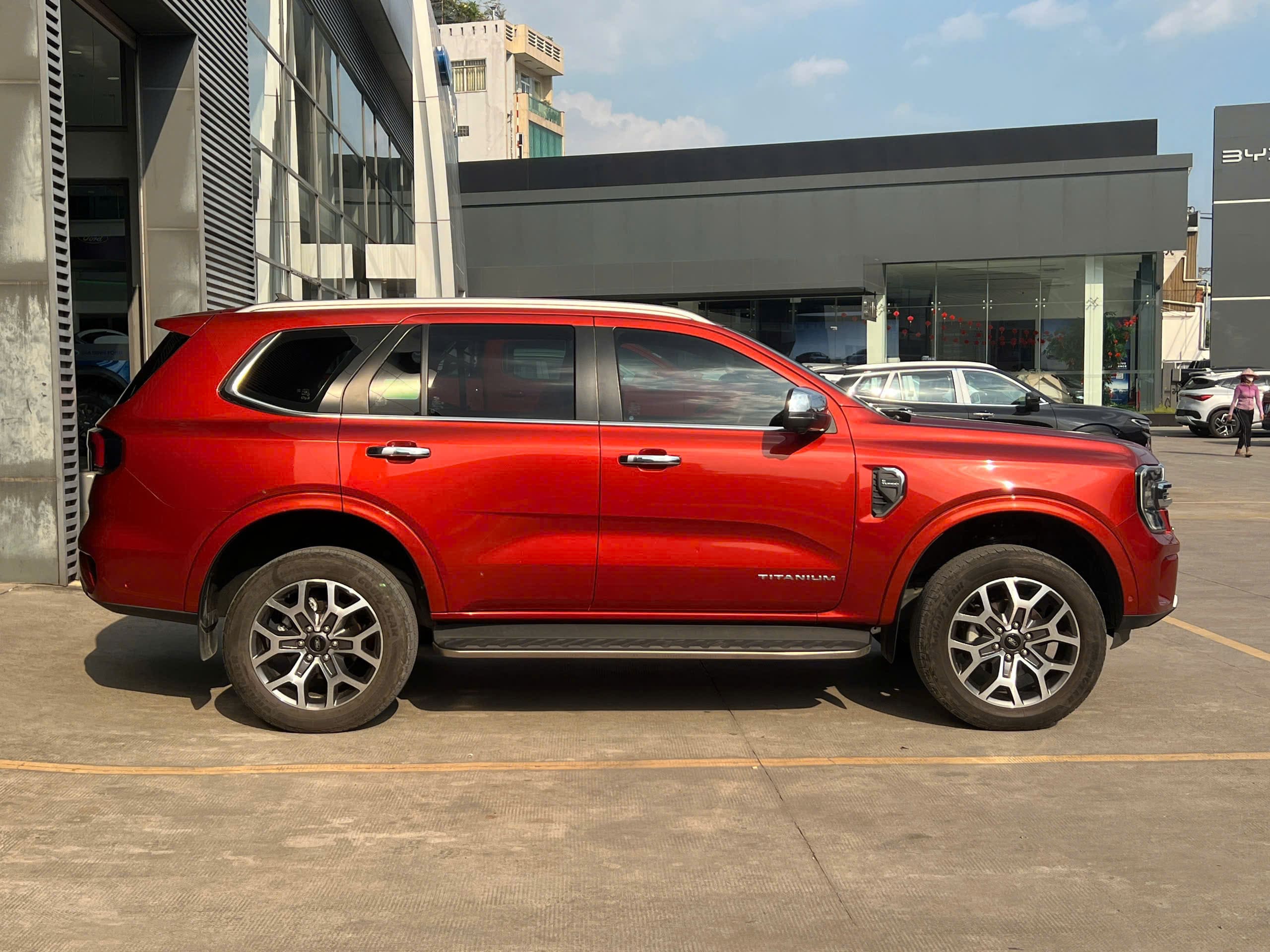 Hình ảnh xe FORD EVEREST TITANIUM 4x4 (AT) 2022 - 65.000KM