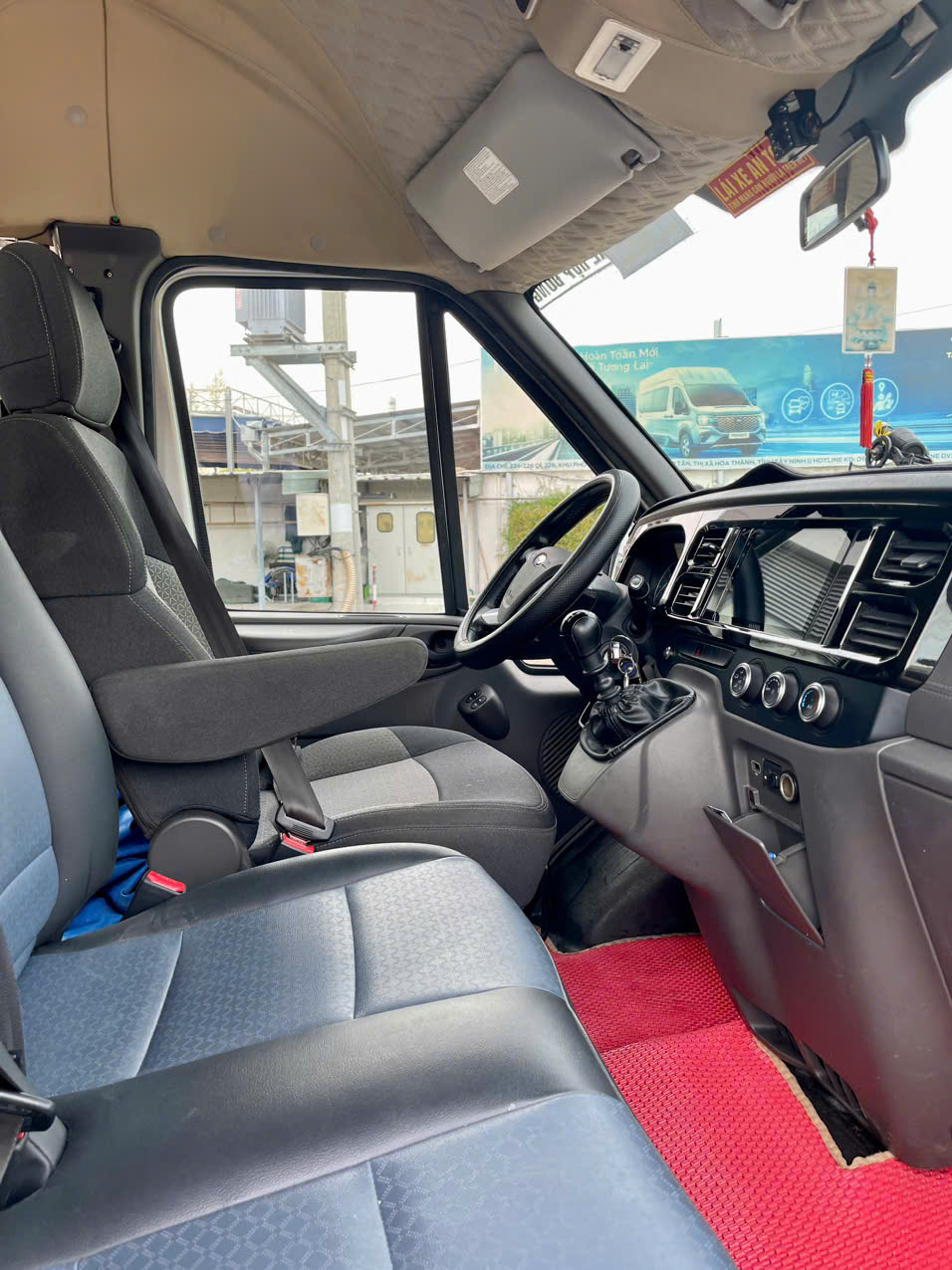 Hình ảnh xe FORD TRANSIT 2022 - 88.000KM