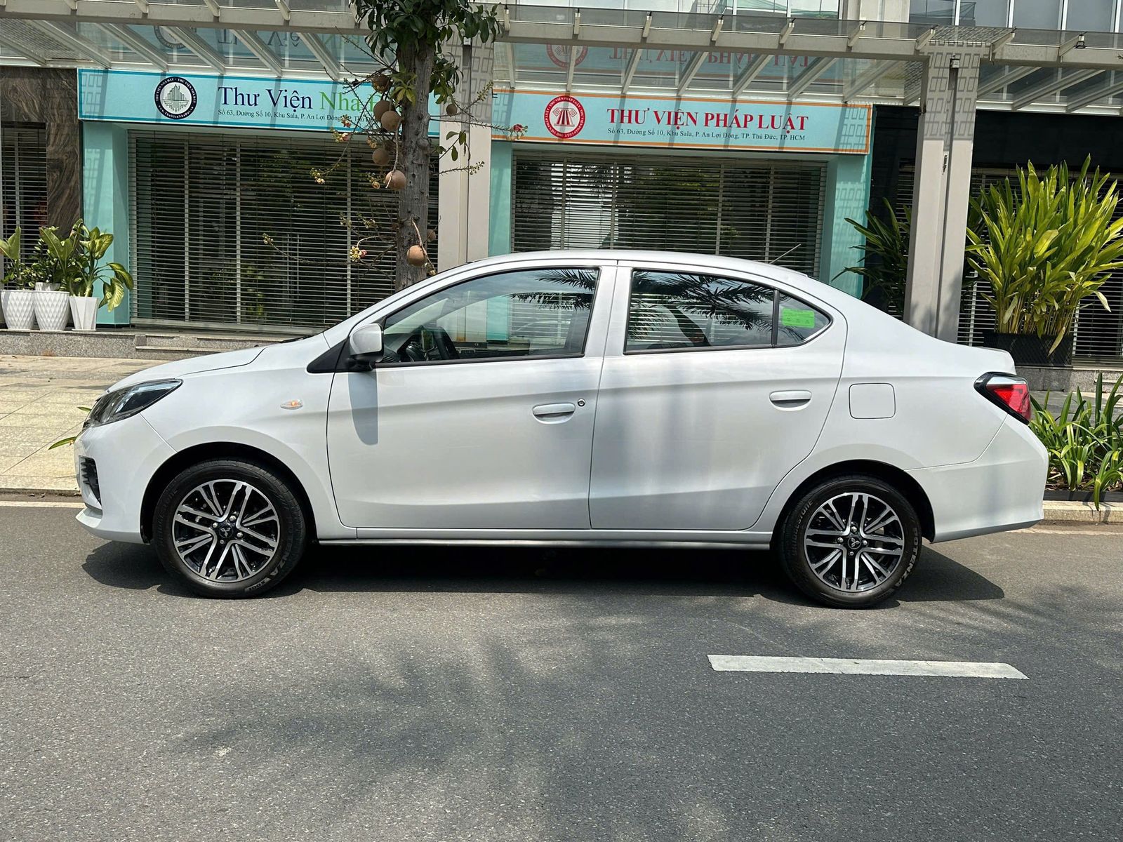 Hình ảnh xe MITSUBISHI ATTRAGE MT 2024 - 6.000KM