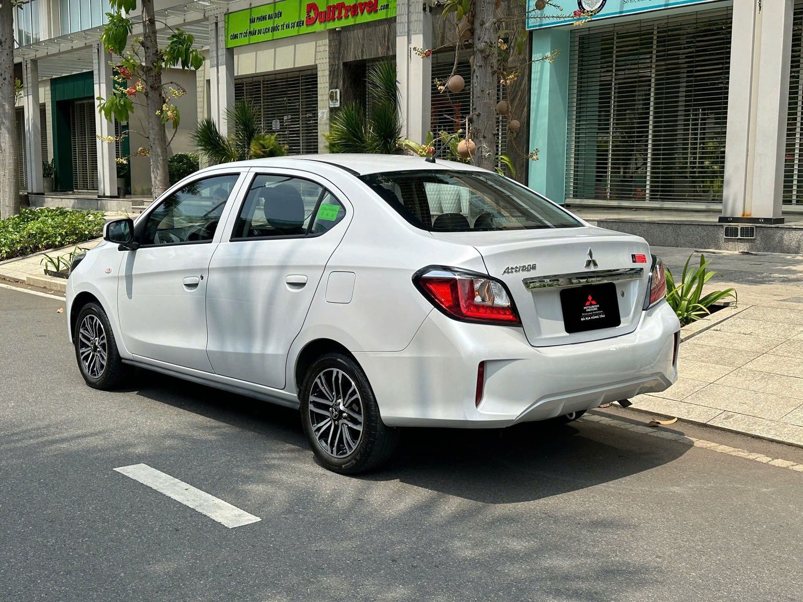 Hình ảnh xe MITSUBISHI ATTRAGE MT 2024 - 6.000KM