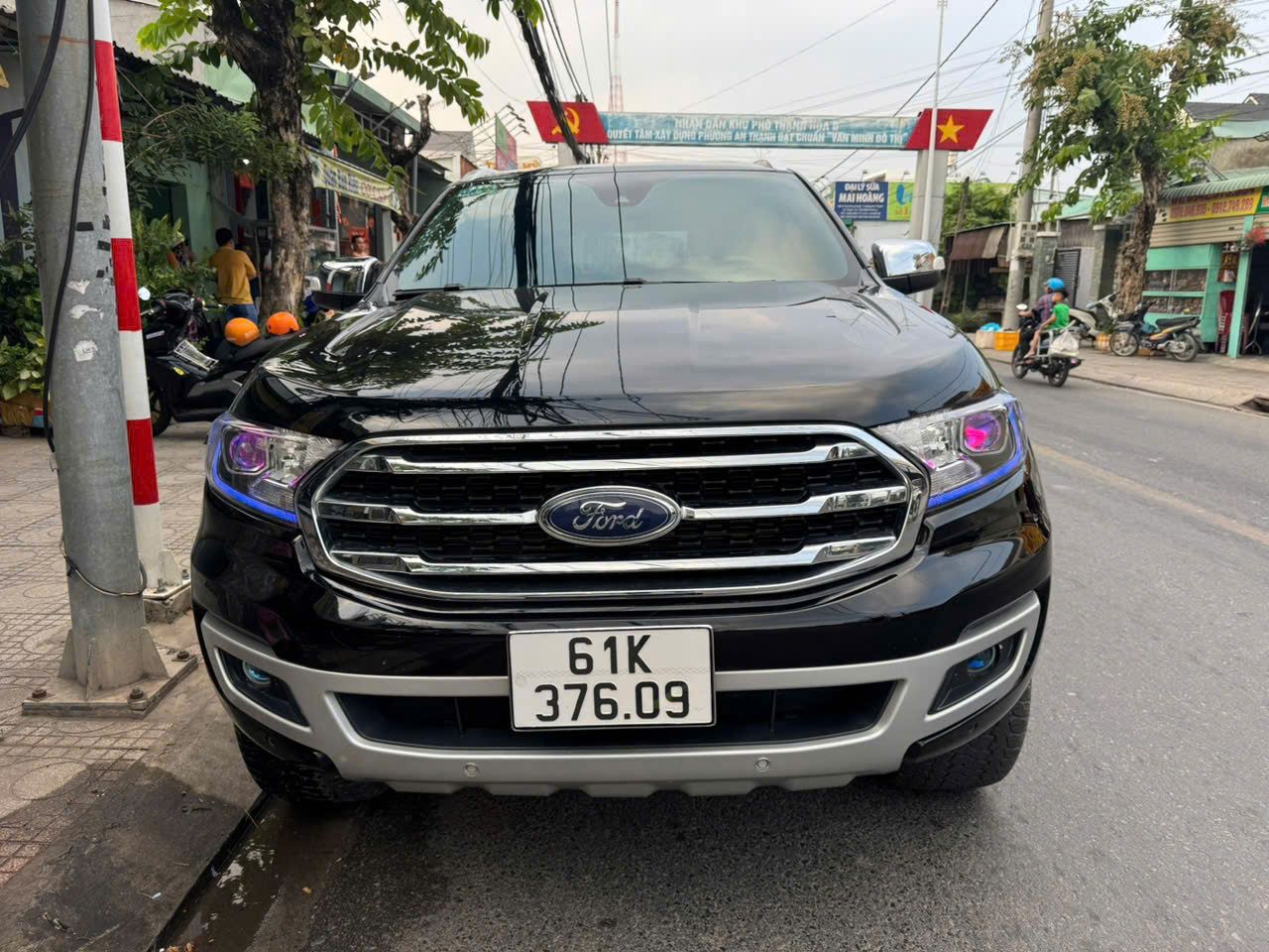 Hình ảnh xe FORD EVEREST TITANIUM 4X4 2019 - 116.000KM