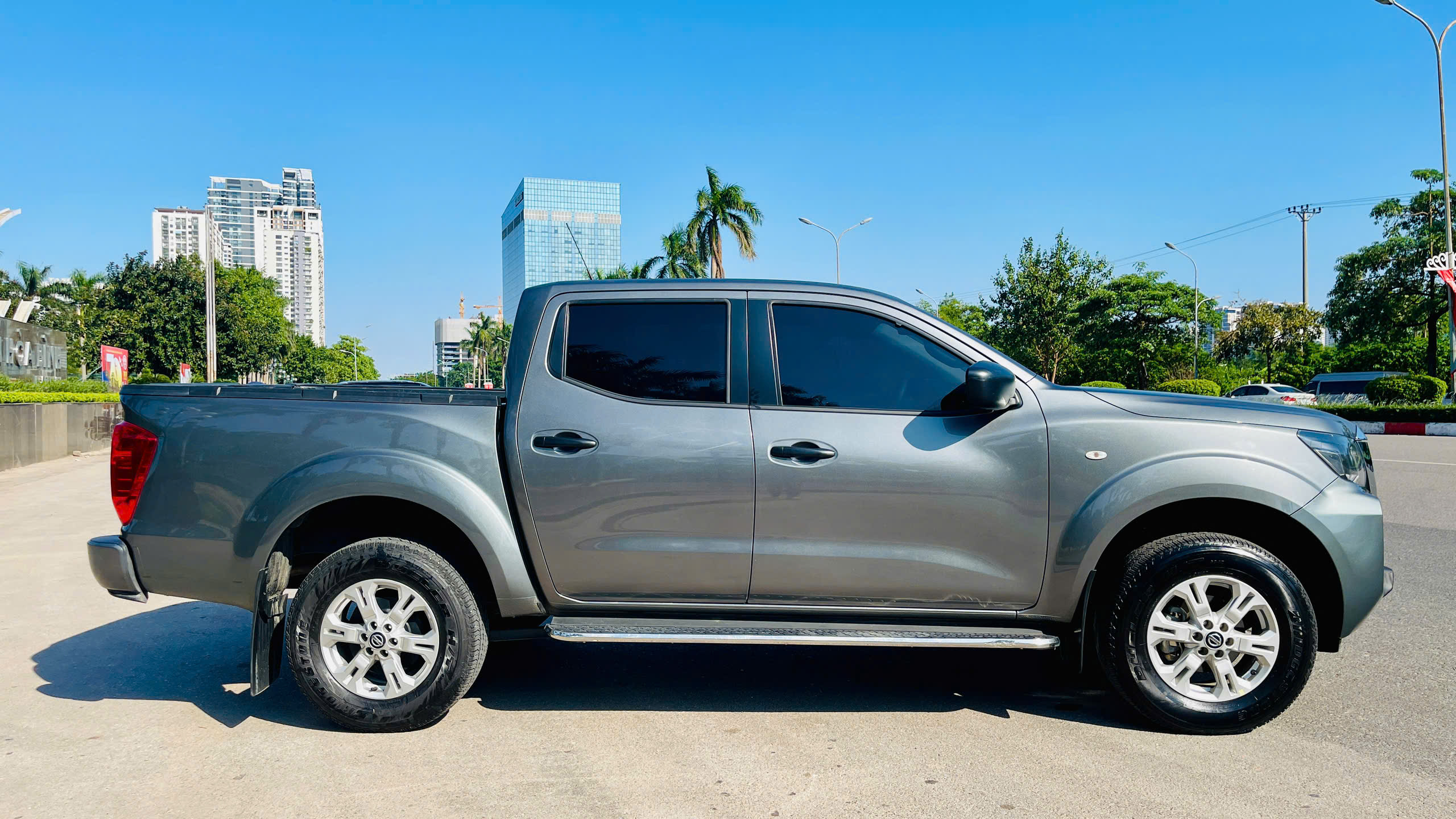 Hình ảnh xe NISSAN NAVARA EL AT 2WD(4x2) 2023 