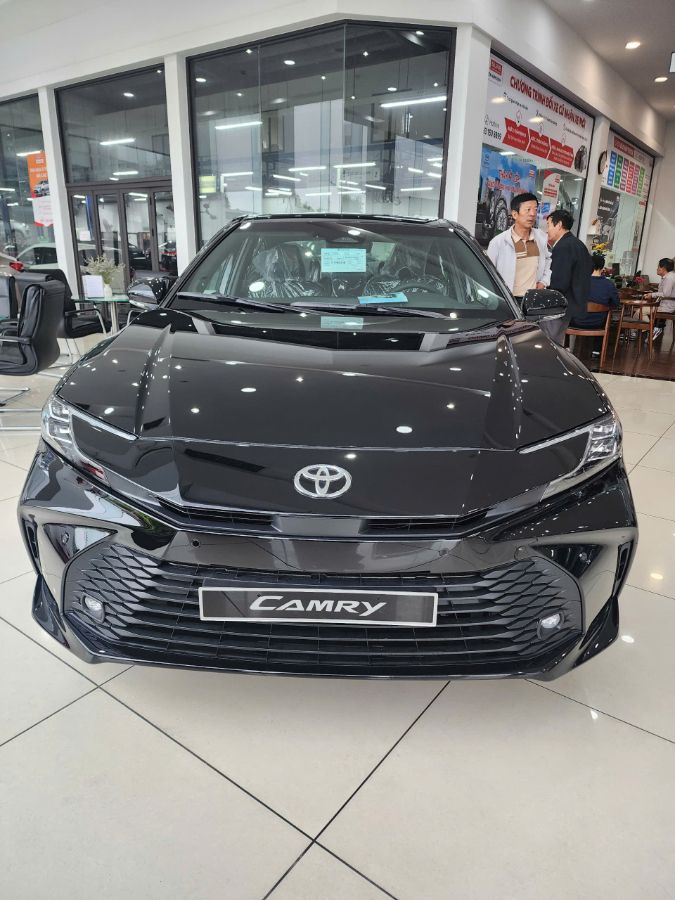 Hình ảnh xe TOYOTA CAMRY 2.0Q 2025 Màu Đen