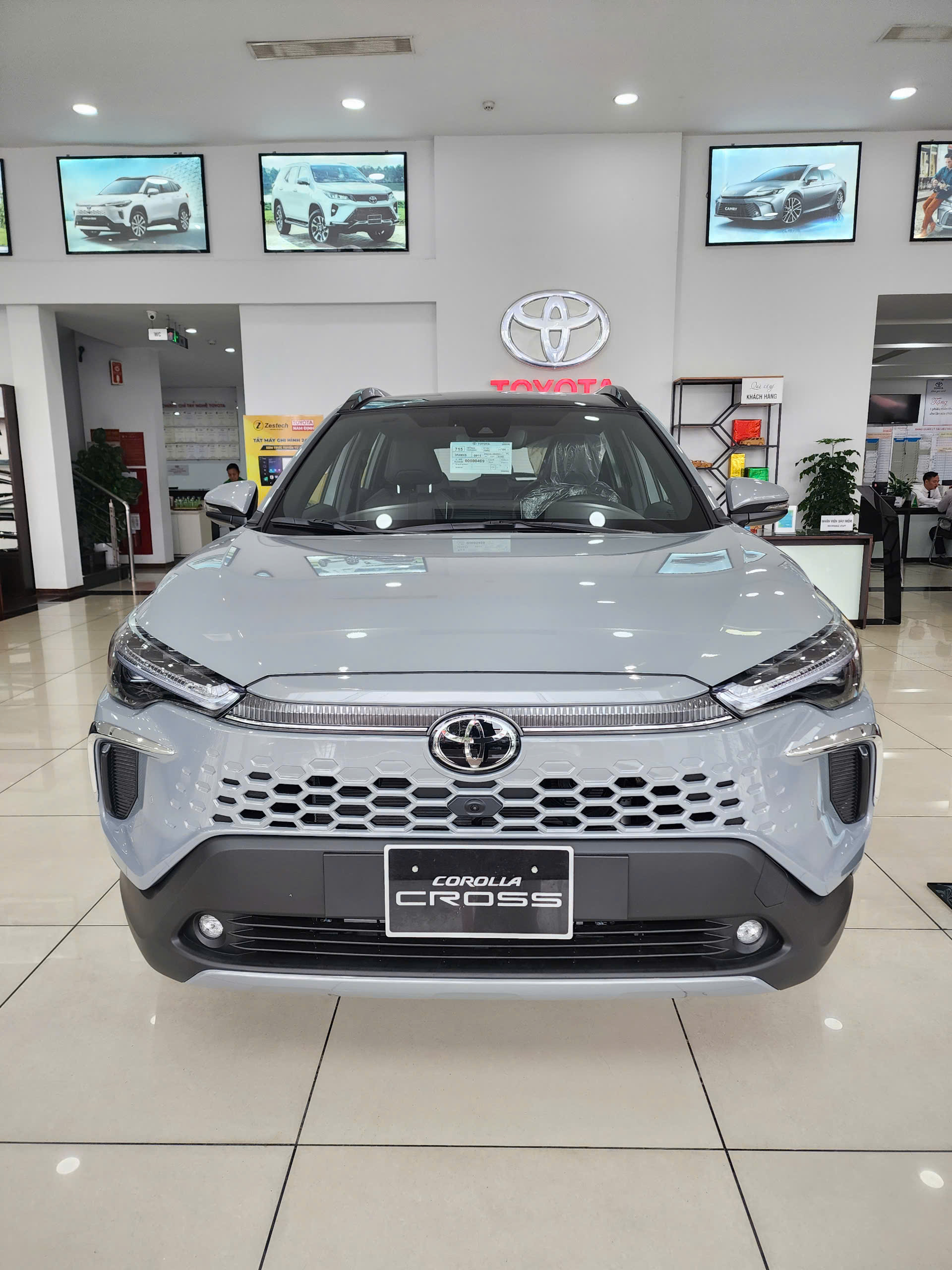 Hình ảnh xe TOYOTA COROLLA CROSS 1.8V 2025 Màu Xám