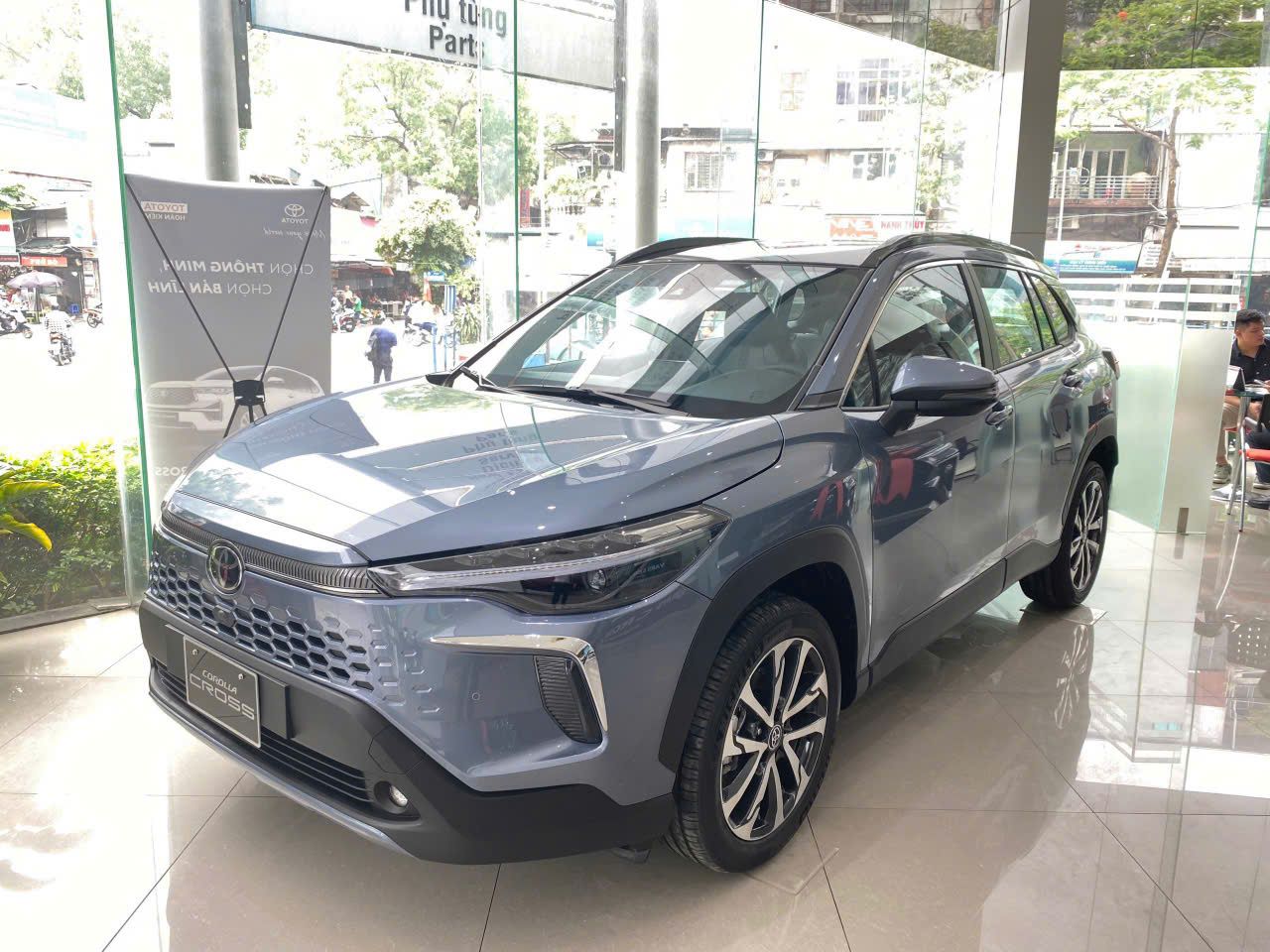 Hình ảnh xe TOYOTA COROLLA CROSS 1.8HEV 2025