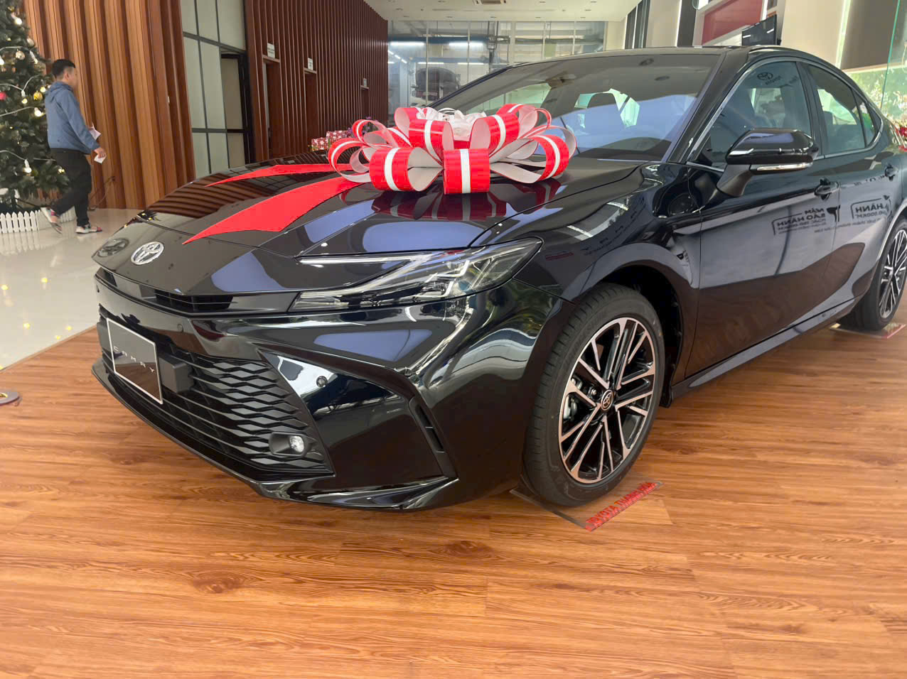 Hình ảnh xe TOYOTA CAMRY 2.5 HEV MID 2025