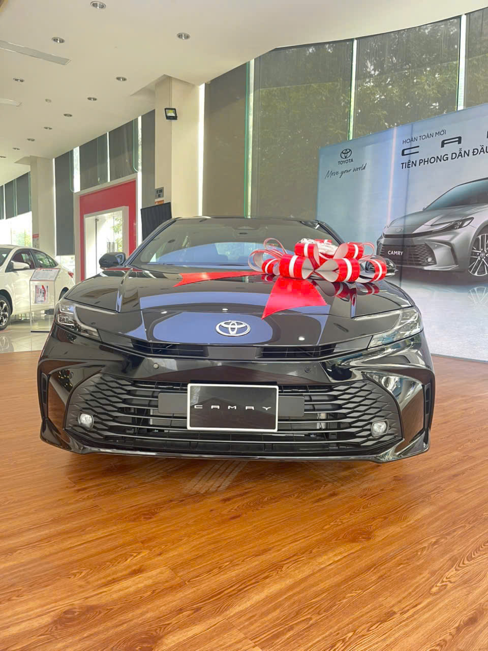 Hình ảnh xe TOYOTA CAMRY 2.5 HEV MID 2025