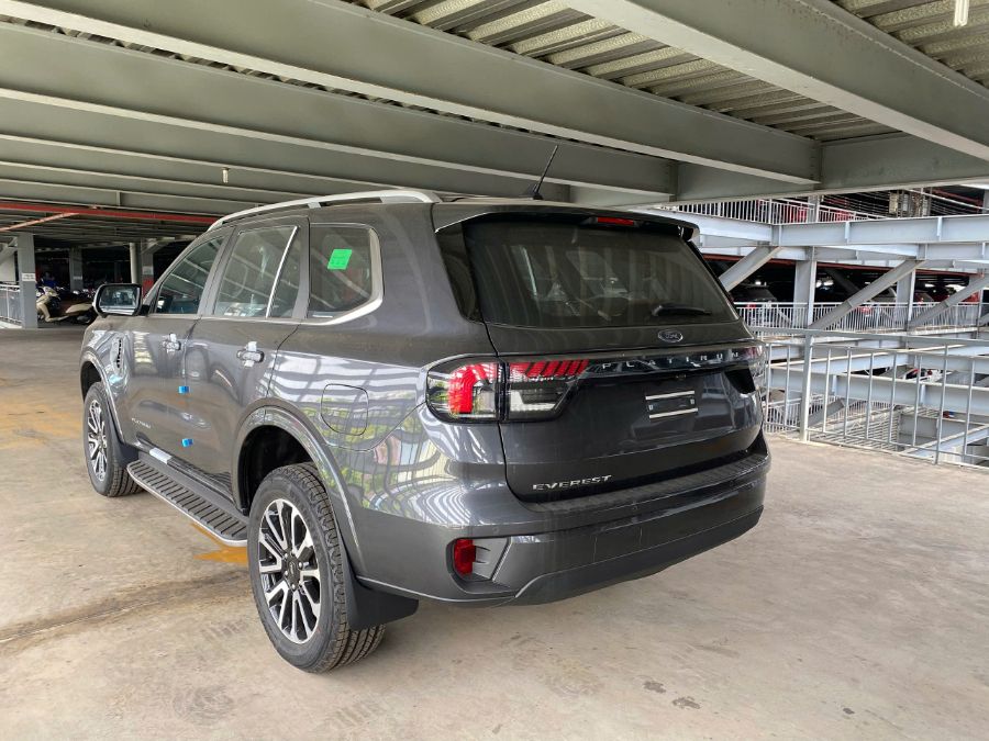 Hình ảnh xe FORD EVEREST PLATINUM 4X4 2025