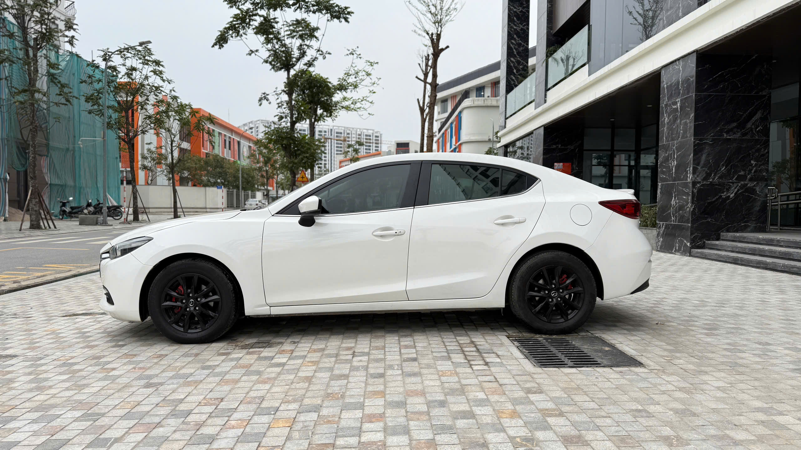 Hình ảnh xe MAZDA 3 SEDAN 1.5AT PREMIUM 2019 - ODO: 75.000KM