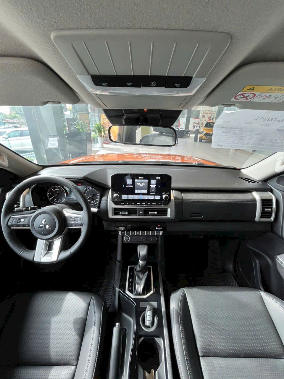 Hình ảnh xe MITSUBISHI TRITON 2WD PREMIUM 2.4L AT 2025