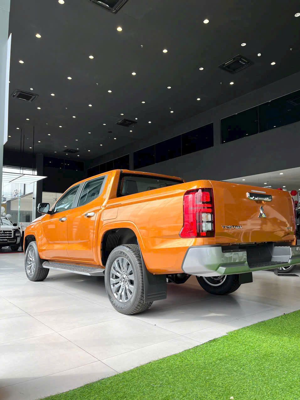 Hình ảnh xe MITSUBISHI TRITON 2WD PREMIUM 2.4L AT 2025