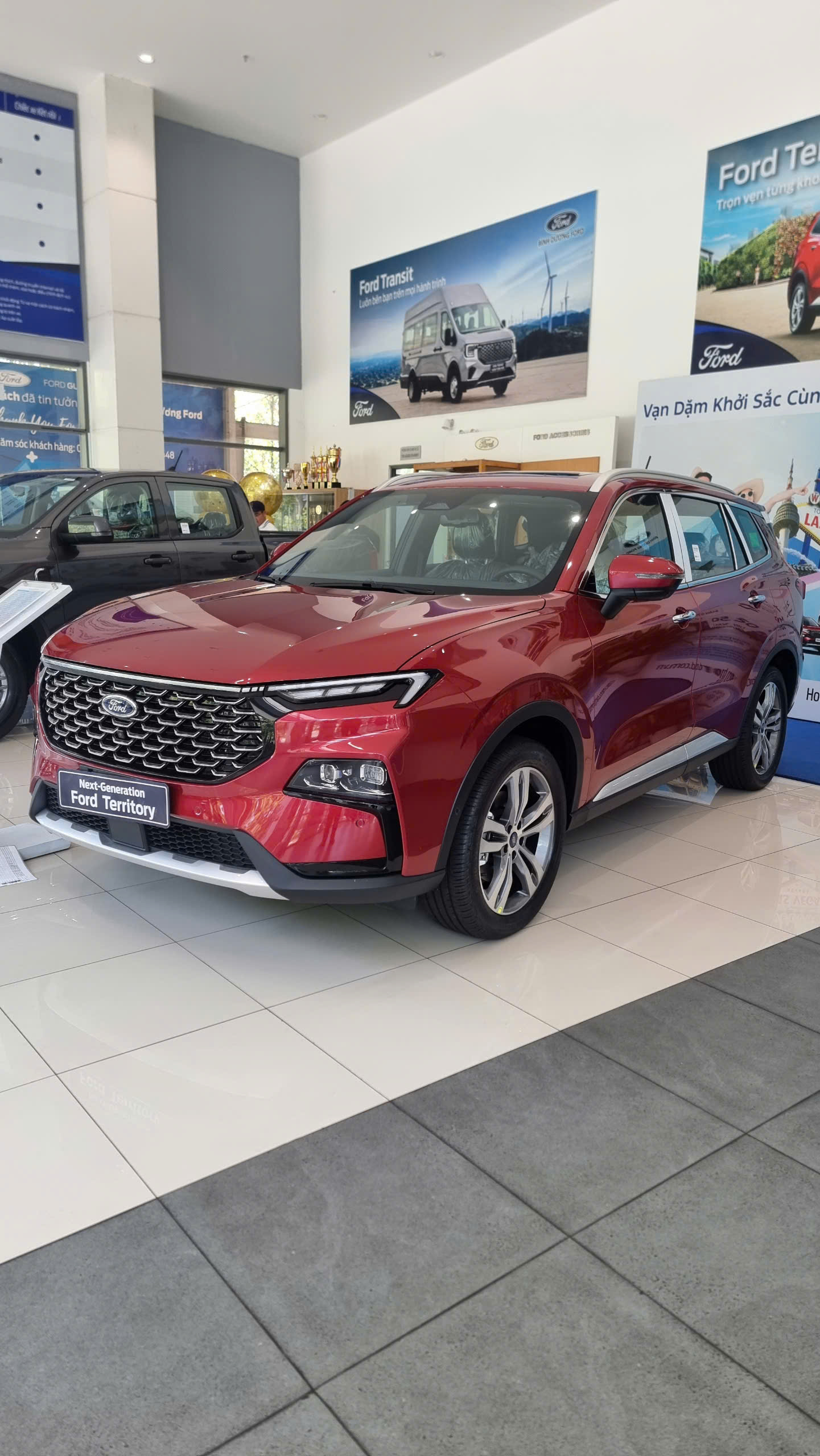 Hình ảnh xe Ford Territory màu đỏ 2025 