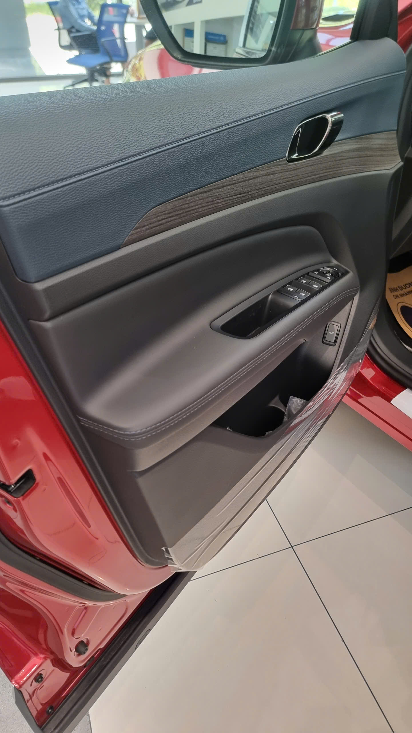 Hình ảnh xe Ford Territory màu đỏ 2025 