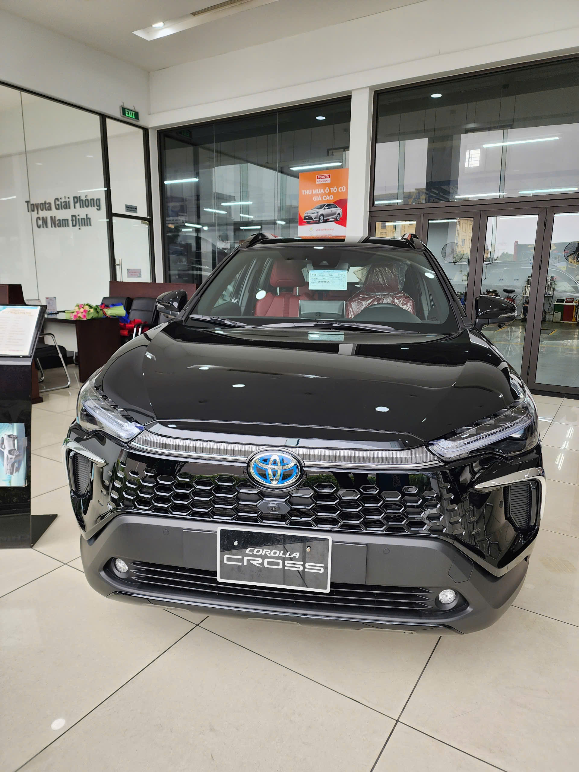 Hình ảnh xe Toyota Corolla Cross 1.8HEV Màu Đen