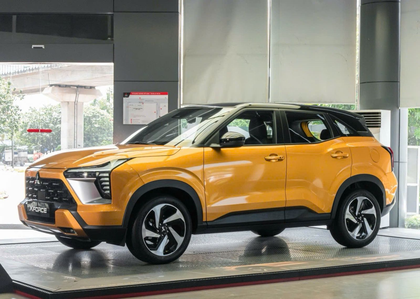 Hình ảnh xe MITSUBISHI XFORCE ULTIMATE 2025