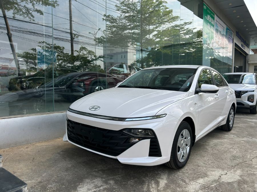 Hình ảnh xe HYUNDAI ACCENT MT 2025 MÀU TRẮNG
