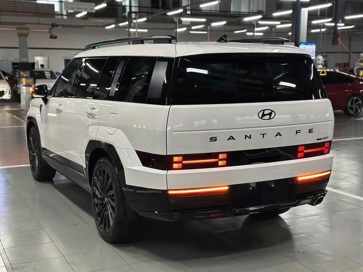Hình ảnh xe HYUNDAI SANTA FE 2.5T CALLIGRAPHY 2025