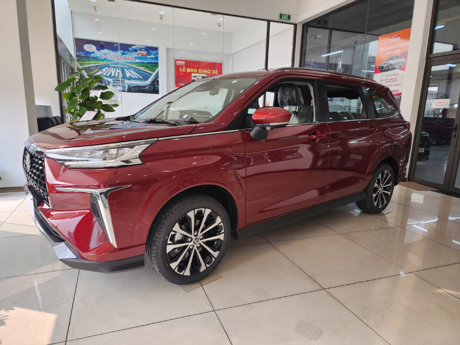 Hình ảnh xe Toyota Veloz Cross Top 1.5 CVT 2025 - Màu Đỏ