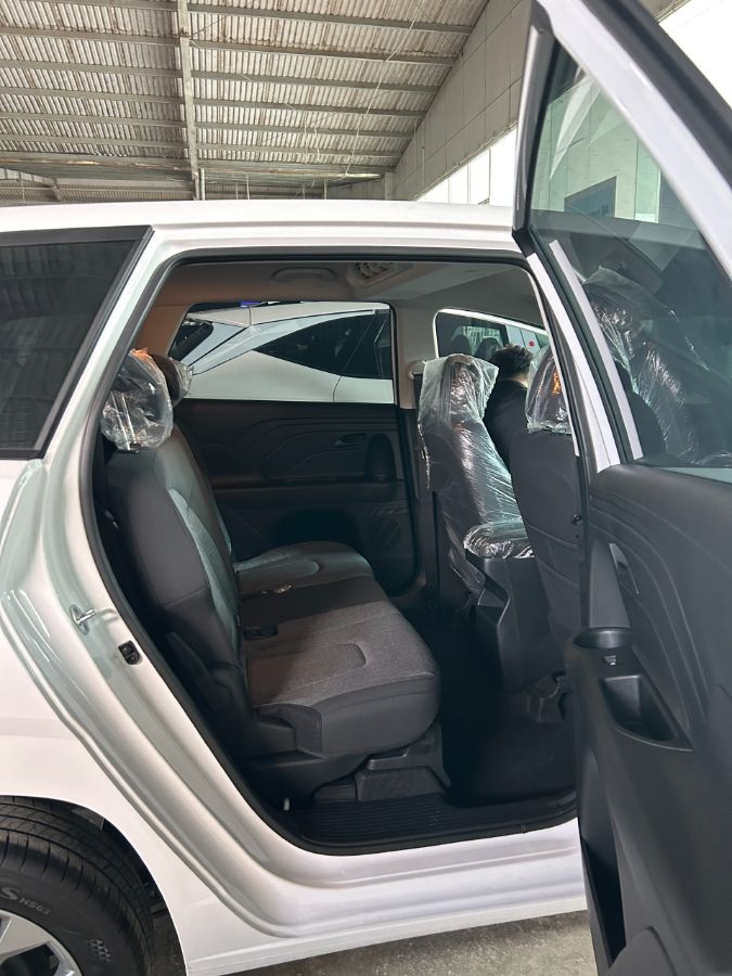 Hình ảnh xe HYUNDAI STARGAZER TIÊU CHUẨN 2025 - TRẮNG