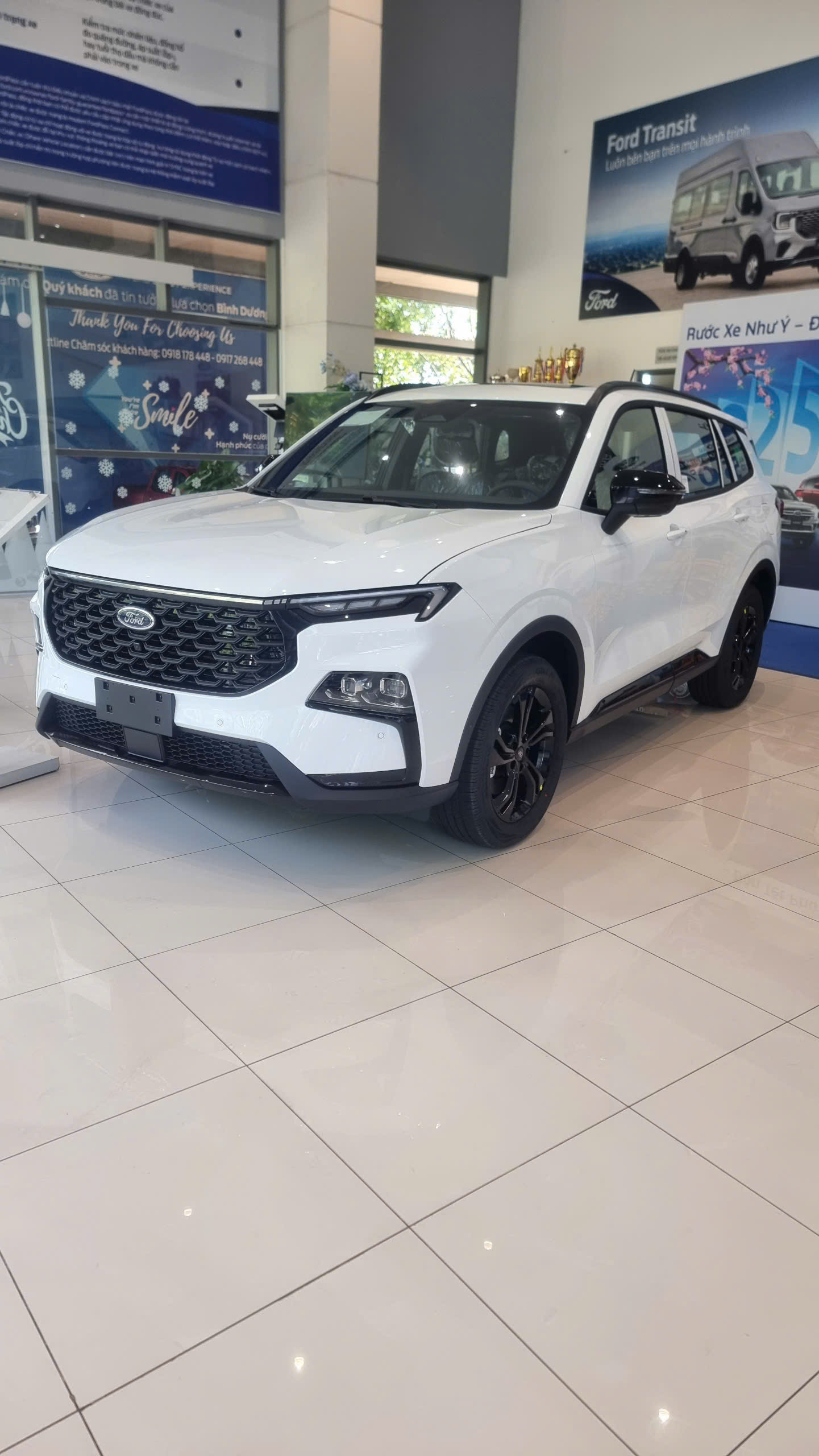 Hình ảnh xe Ford Territory Sport màu trắng 2025