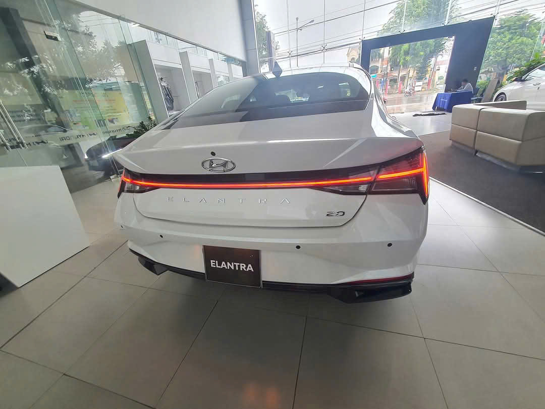 Hình ảnh xe HYUNDAI ELANTRA 2.0 ĐẶC BIỆT 2025