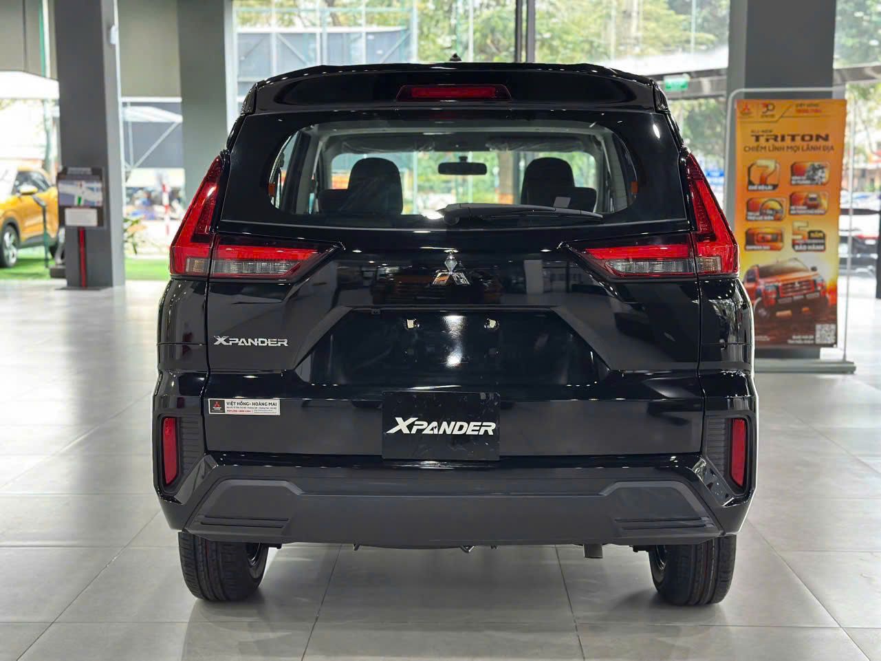 Hình ảnh xe MITSUBISHI XPANDER AT ĐEN - NEW 2025