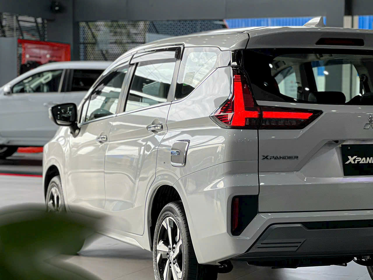 Hình ảnh xe MITSUBISHI XPANDER PREMIUM - TRẮNG - NEW 2025