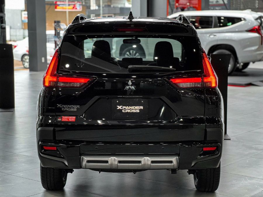 Hình ảnh xe XPANDER CROSS ĐEN - NEW 2025