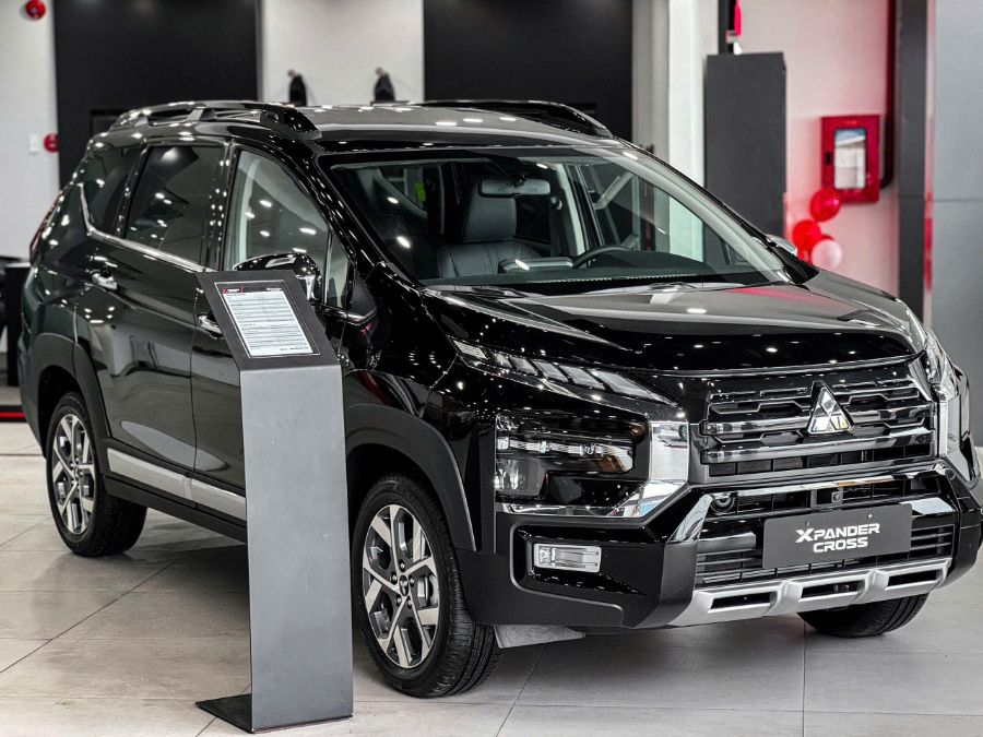 Hình ảnh xe XPANDER CROSS ĐEN - NEW 2025