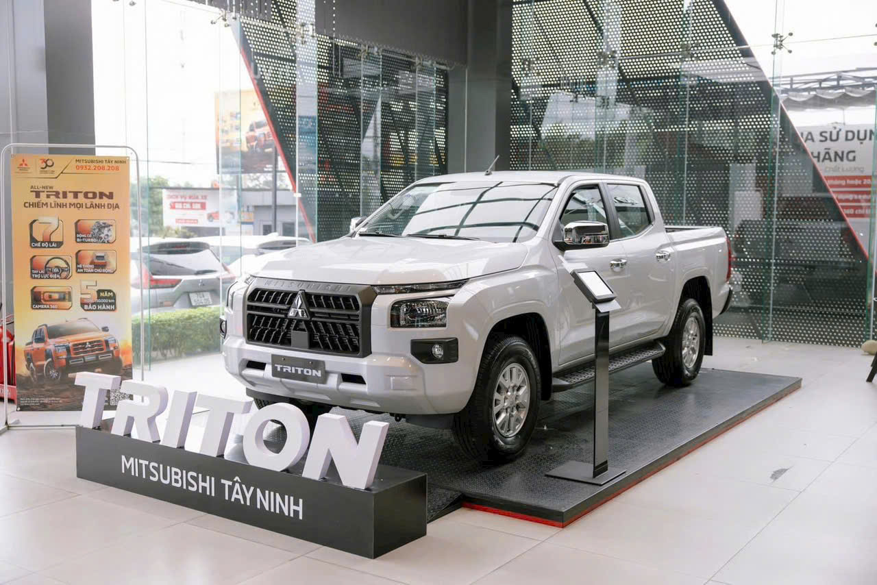 Hình ảnh xe TRITON AT GLX TRẮNG - NEW 2025