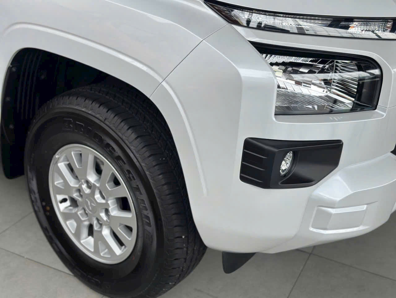 Hình ảnh xe TRITON AT GLX TRẮNG - NEW 2025