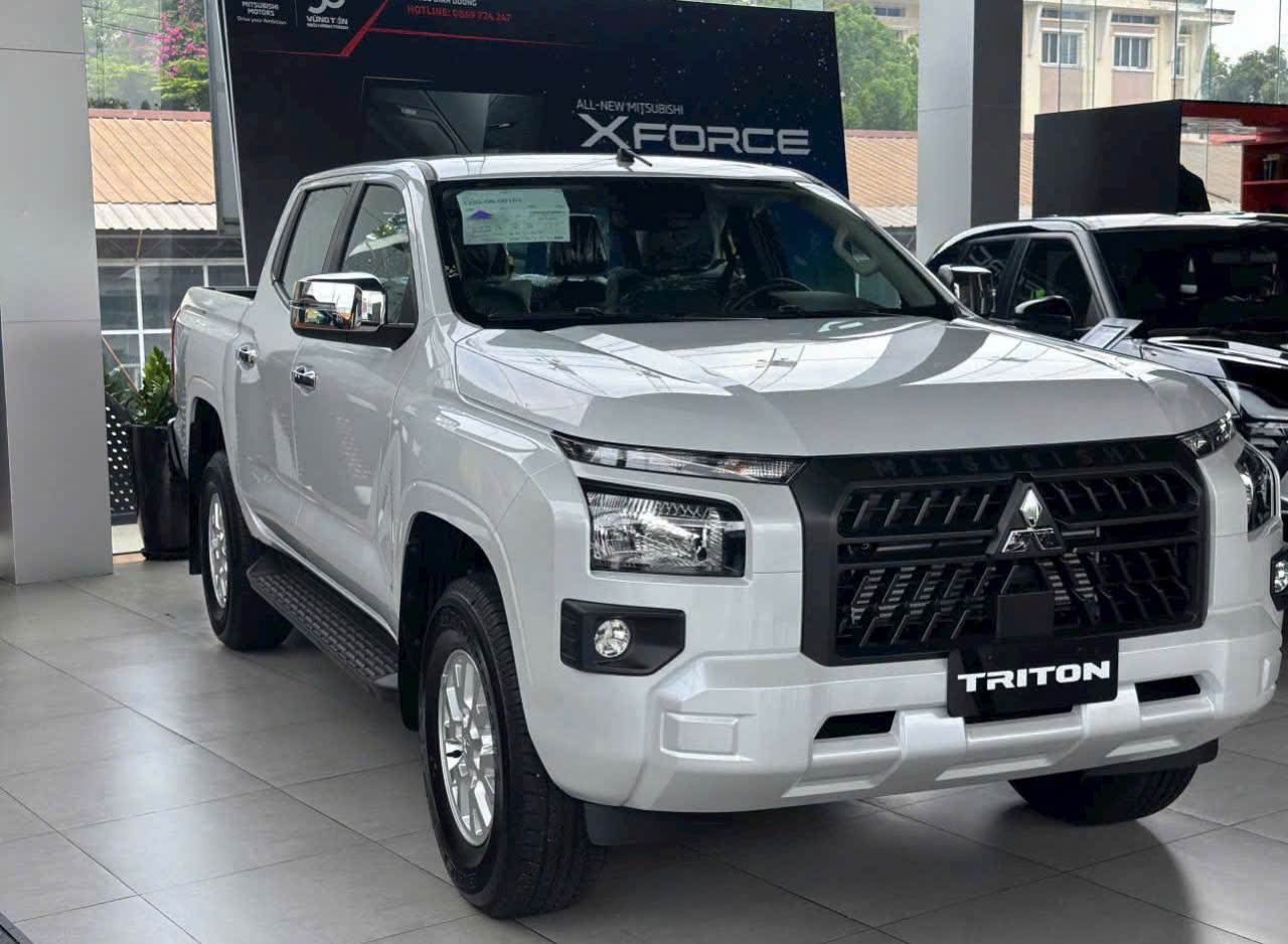 Hình ảnh xe TRITON AT GLX TRẮNG - NEW 2025