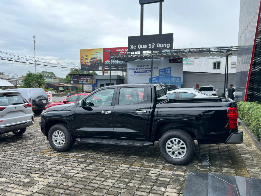 Hình ảnh xe TRITON AT GLX ĐEN - NEW 2025